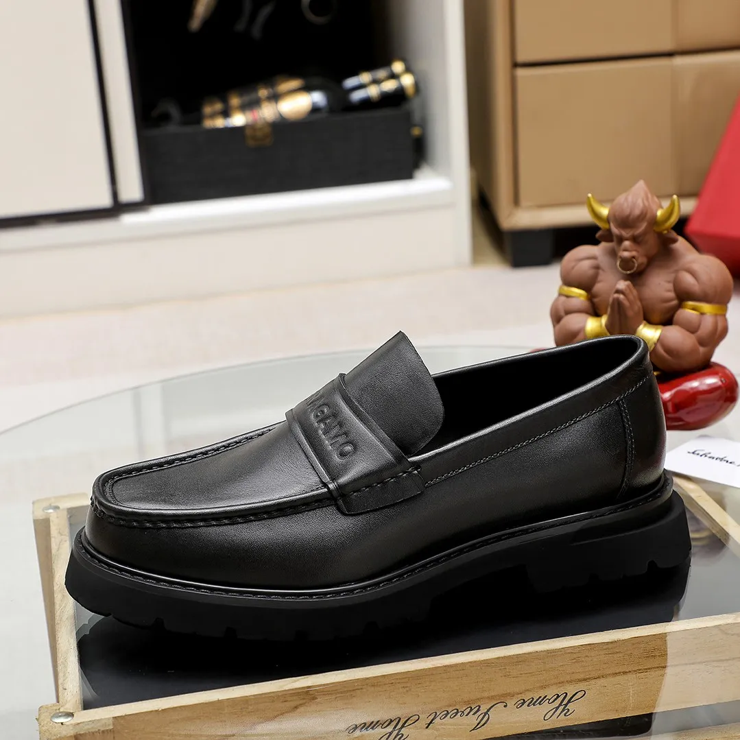 Men's shoes 💰460 🔥Ferragamo's new men's casual slip-on shoes🇨🇳Official website original 1:1 mold, original quality💯Fine workmanship, high-end luxury☘The upper is made of imported Italian first-layer cowhide🌴🐂Leather lining🍓Rubber wear-resistant and non-slip outsole, breathable and comfortable to wear🍍The first choice for high-grade men🍉3 colors available! Code number 38-45……